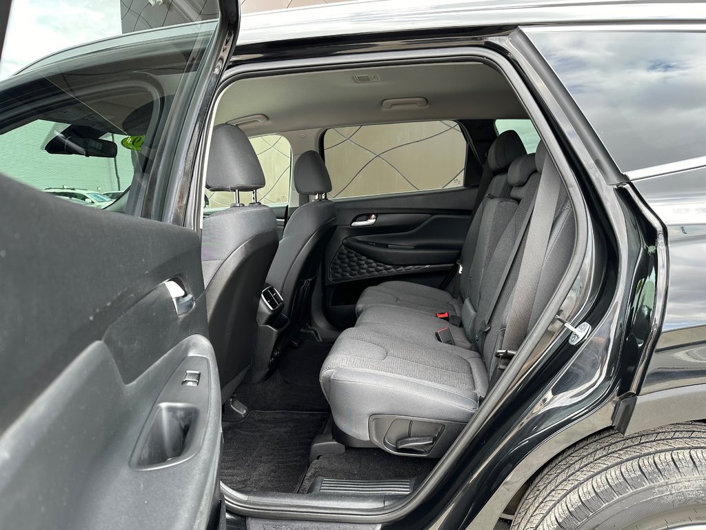 2019 Hyundai Santa Fe Essential in Winnipeg, Manitoba - 12 - w1024h768px