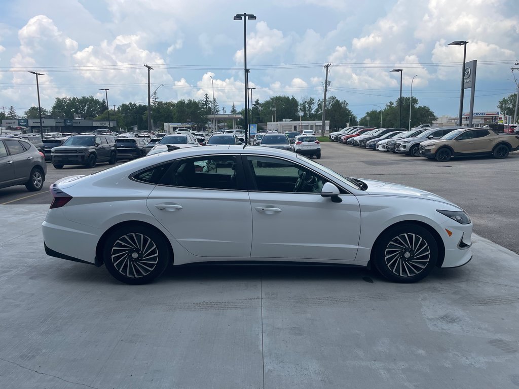 2020 Hyundai Sonata Hybrid Ultimate in Winnipeg, Manitoba - 6 - w1024h768px