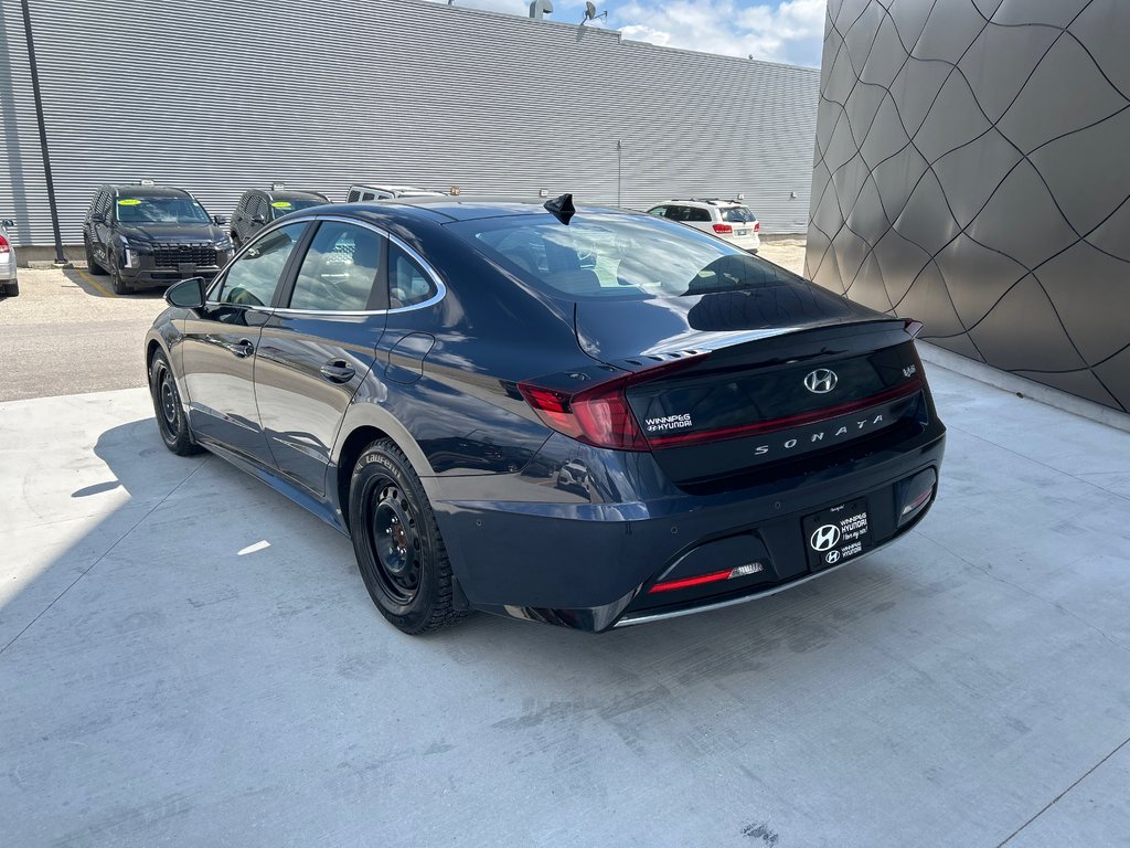 2022 Hyundai Sonata Hybrid Ultimate in Winnipeg, Manitoba - 3 - w1024h768px