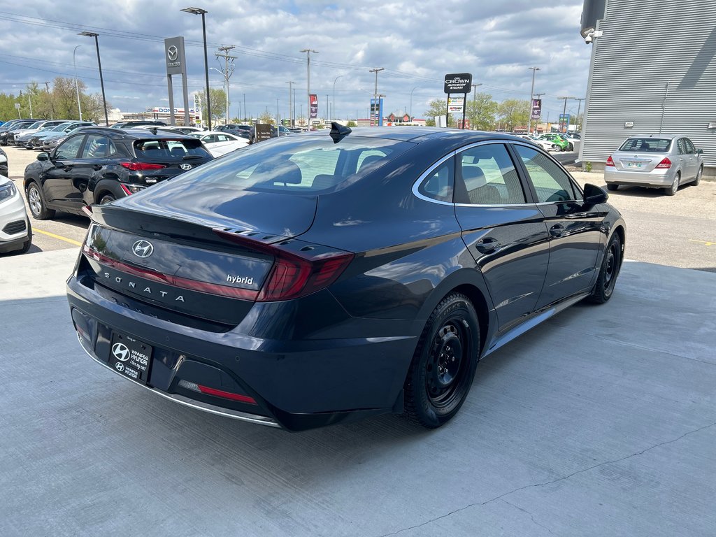 2022 Hyundai Sonata Hybrid Ultimate in Winnipeg, Manitoba - 5 - w1024h768px