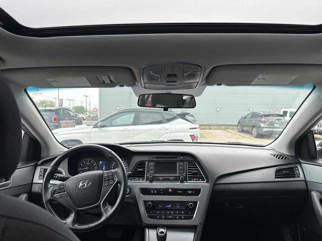 2017 Hyundai Sonata 2.4L GLS in Winnipeg, Manitoba - 16 - w1024h768px