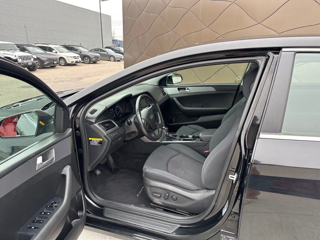 2017 Hyundai Sonata 2.4L GLS in Winnipeg, Manitoba - 13 - w1024h768px