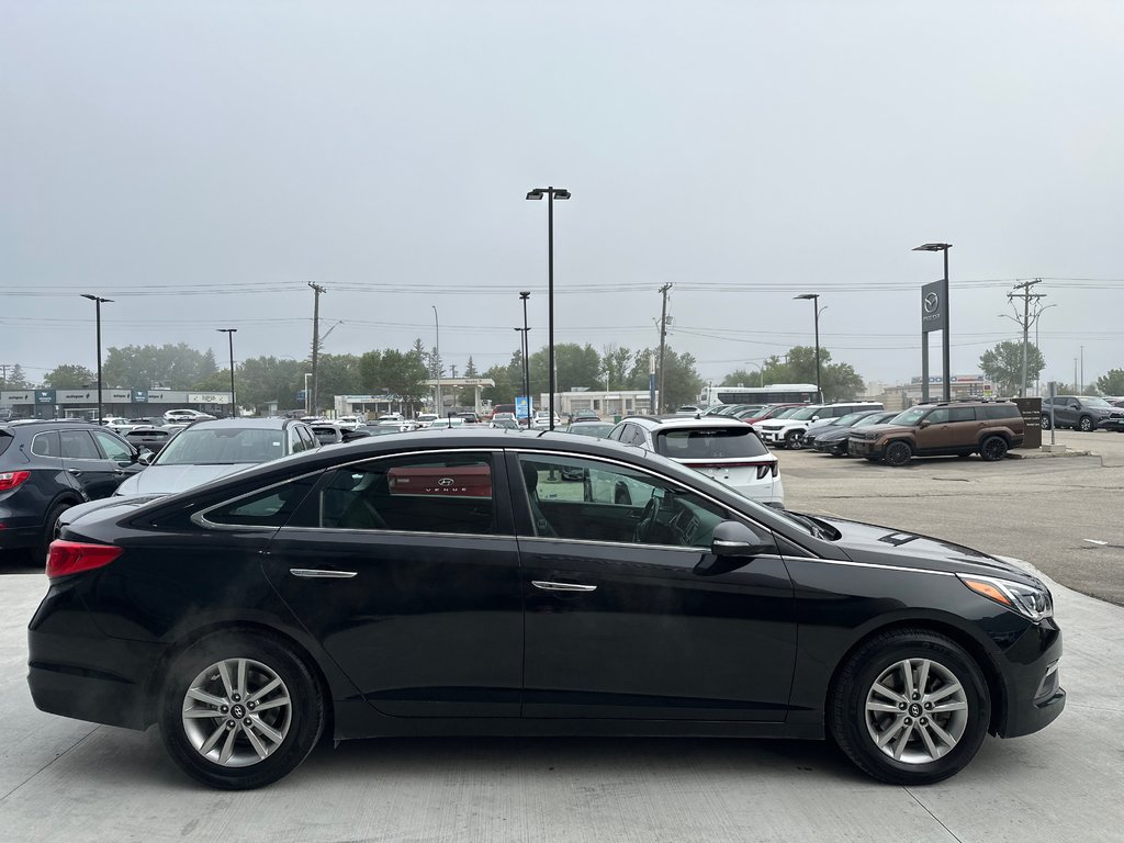 2017 Hyundai Sonata 2.4L GLS in Winnipeg, Manitoba - 6 - w1024h768px