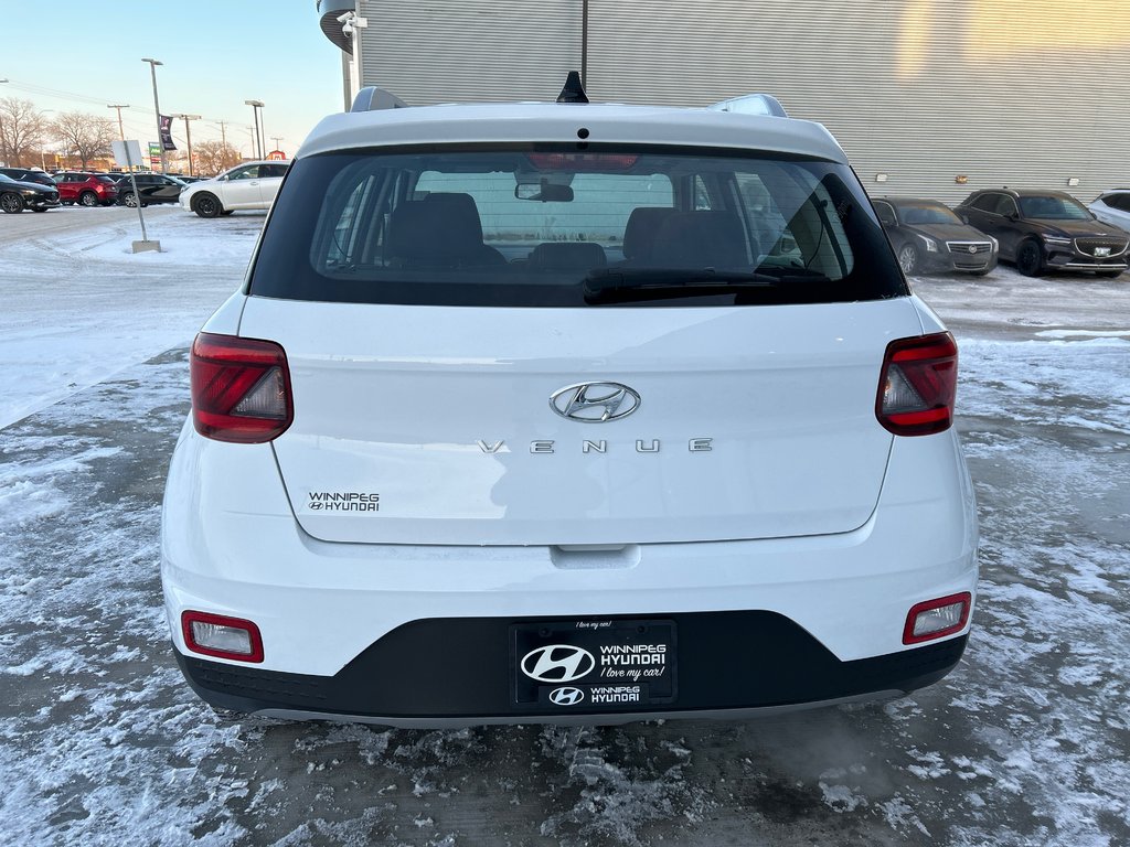 2021 Hyundai Venue TREND in Winnipeg, Manitoba - 4 - w1024h768px