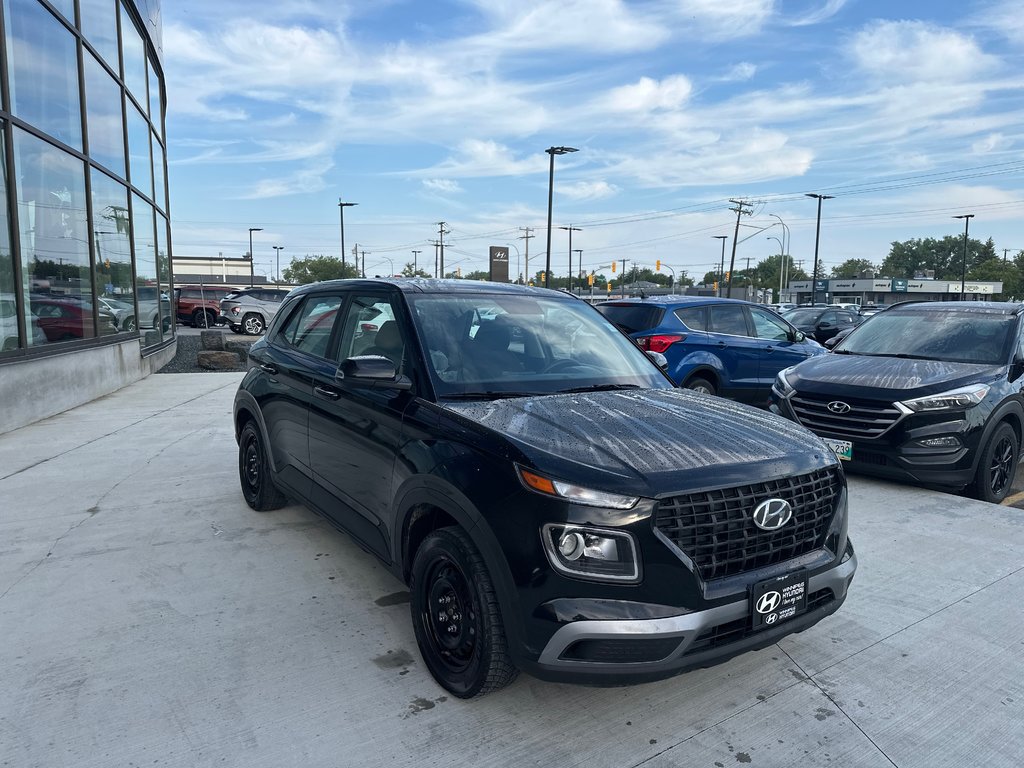 2022 Hyundai Venue Essential in Winnipeg, Manitoba - 7 - w1024h768px