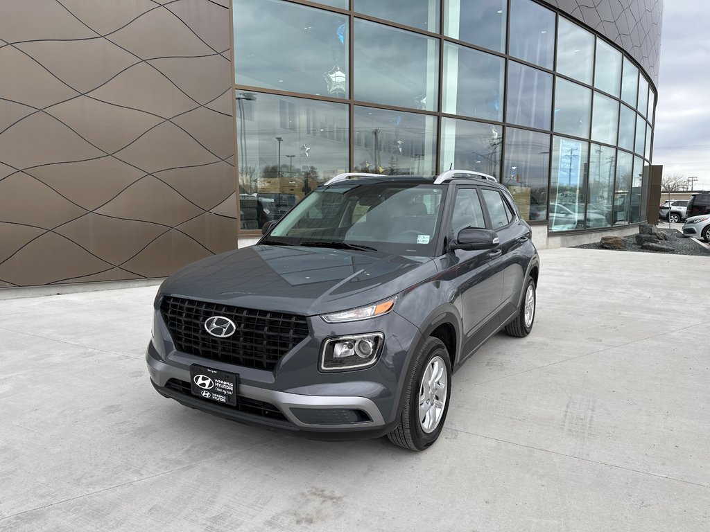 2024 Hyundai Venue Preferred Two-tone in Winnipeg, Manitoba - 1 - w1024h768px
