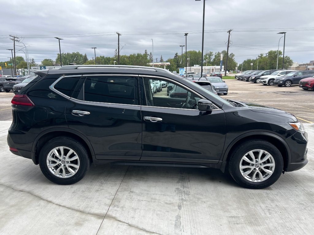 2019 Nissan Rogue SV in Winnipeg, Manitoba - 6 - w1024h768px