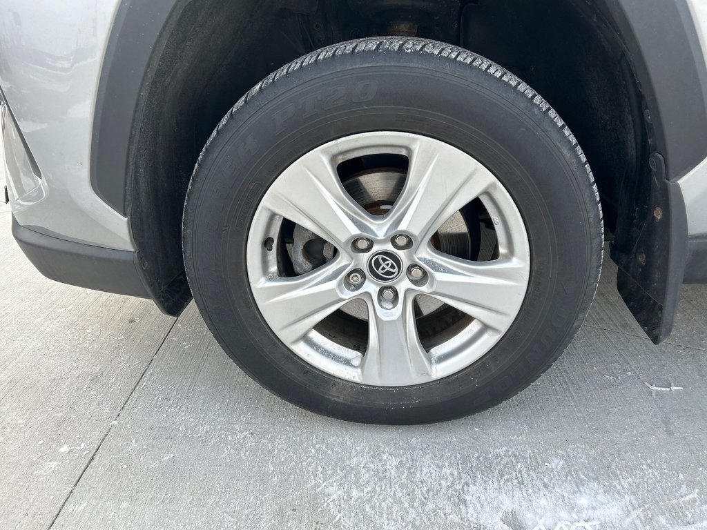2019 Toyota RAV4 HYBRID LE in Winnipeg, Manitoba - 9 - w1024h768px