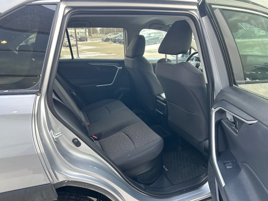 2019 Toyota RAV4 HYBRID LE in Winnipeg, Manitoba - 21 - w1024h768px