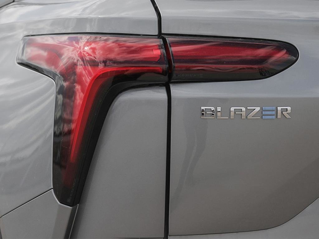 2024  Blazer EV 2LT in Hannon, Ontario - 11 - w1024h768px