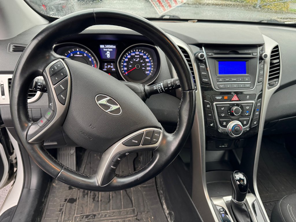 2013 Hyundai Elantra GT GLS Toit pano Sièges chauffants Bluetooth in Sainte-Julie, Quebec - 7 - w1024h768px