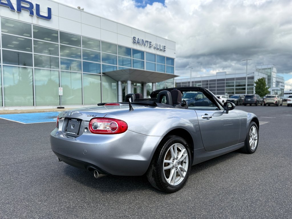 2010 Mazda MX-5 GS in Sainte-Julie, Quebec - 7 - w1024h768px