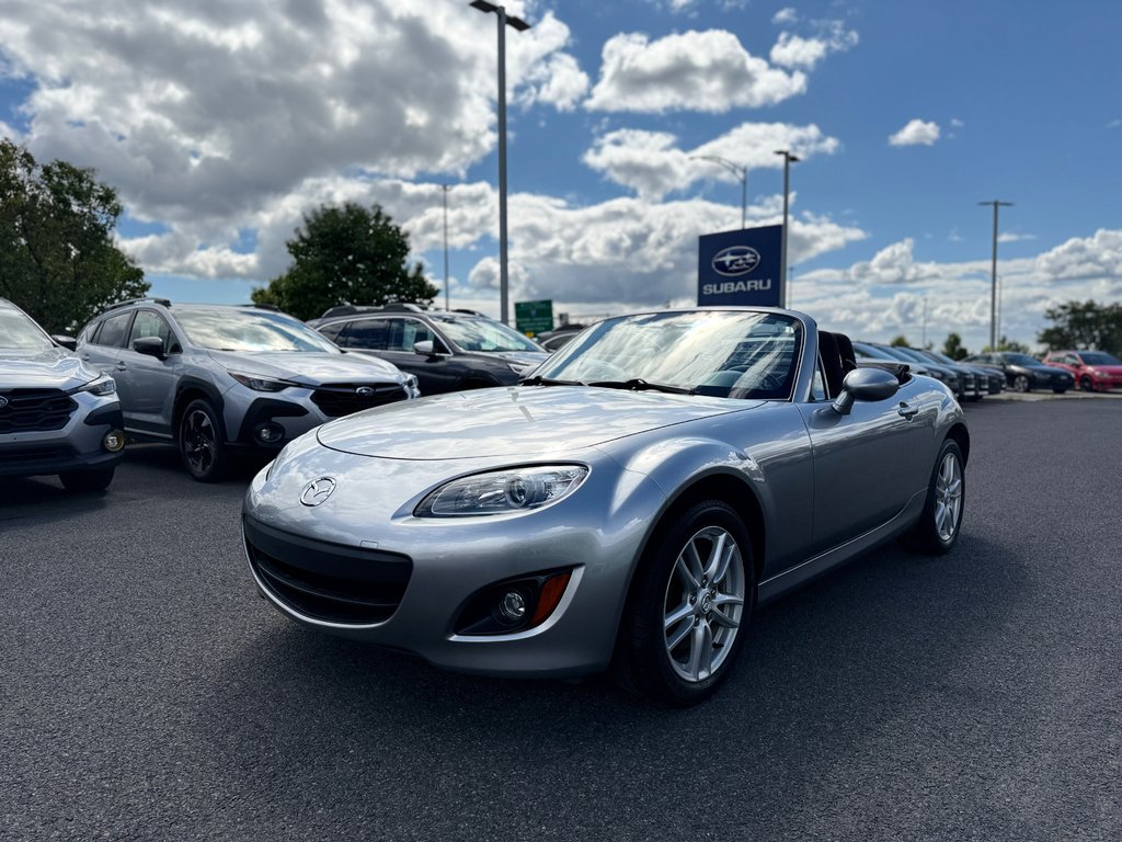 2010 Mazda MX-5 GS in Sainte-Julie, Quebec - 1 - w1024h768px
