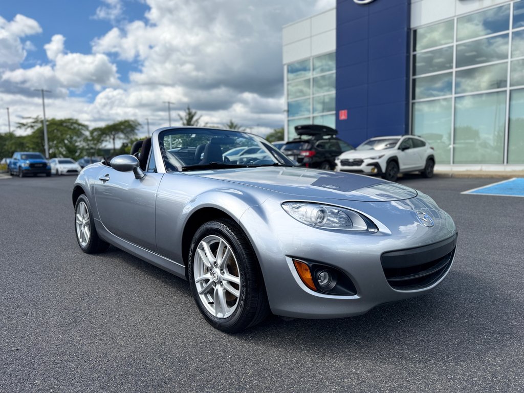 2010 Mazda MX-5 GS in Sainte-Julie, Quebec - 9 - w1024h768px