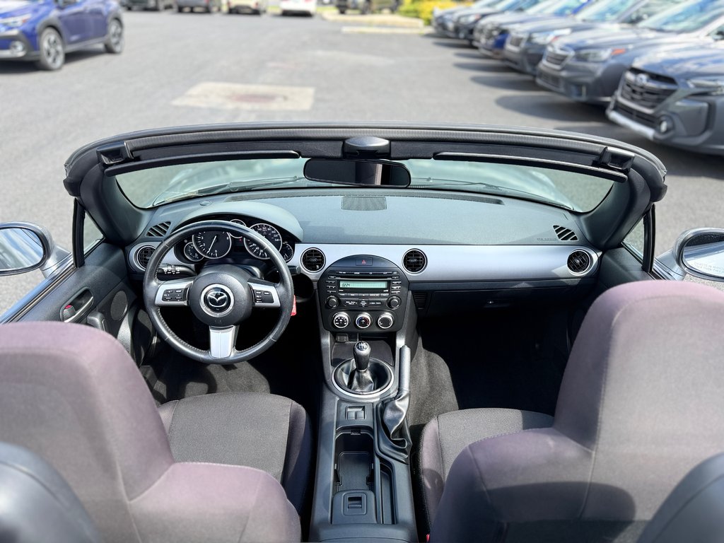 2010 Mazda MX-5 GS in Sainte-Julie, Quebec - 13 - w1024h768px