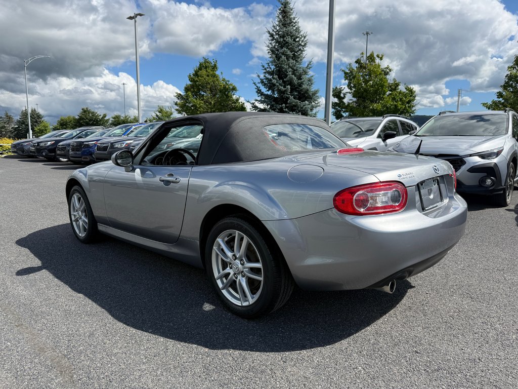 2010 Mazda MX-5 GS in Sainte-Julie, Quebec - 8 - w1024h768px