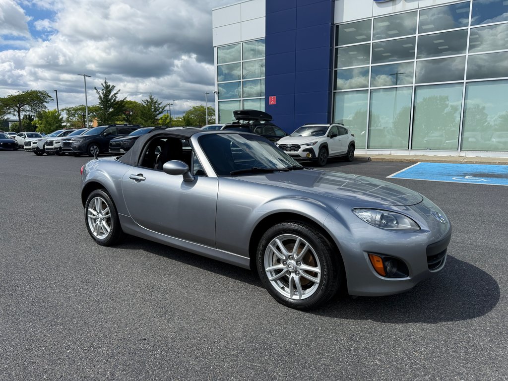 2010 Mazda MX-5 GS in Sainte-Julie, Quebec - 11 - w1024h768px