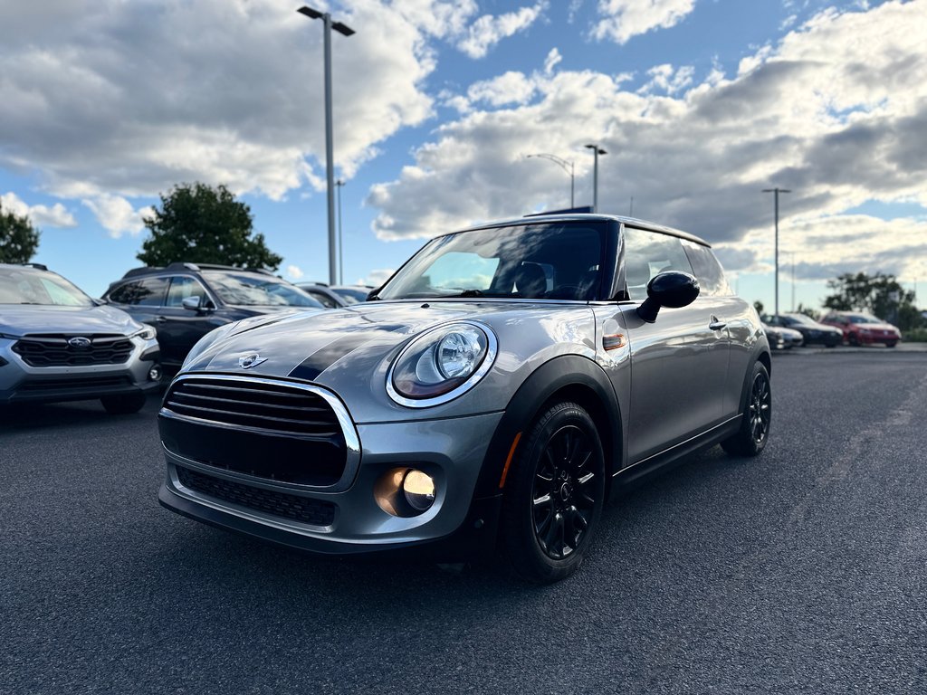 MINI Cooper Hardtop BASE 2016 à Sainte-Julie, Québec - 1 - w1024h768px