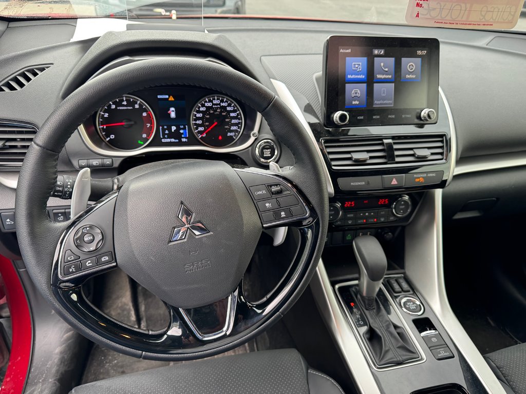 Mitsubishi ECLIPSE CROSS SEL AWD Affichage tête haute Volant chauffant 2023 à Sainte-Julie, Québec - 7 - w1024h768px