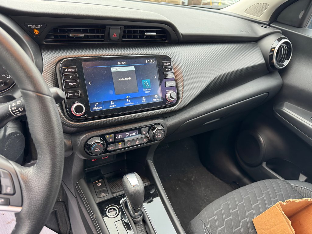 2022  KICKS SV Volant chauffant Carplay Sièges chauffants in Sainte-Julie, Quebec - 9 - w1024h768px