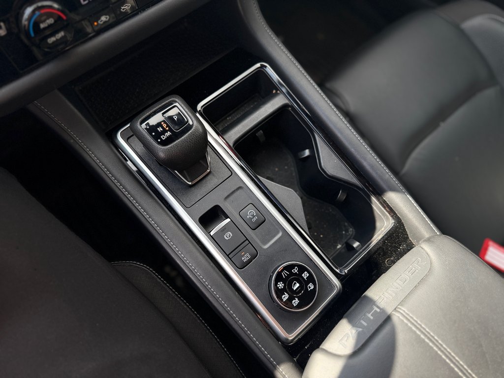 2022 Nissan Pathfinder SL in Sainte-Julie, Quebec - 12 - w1024h768px