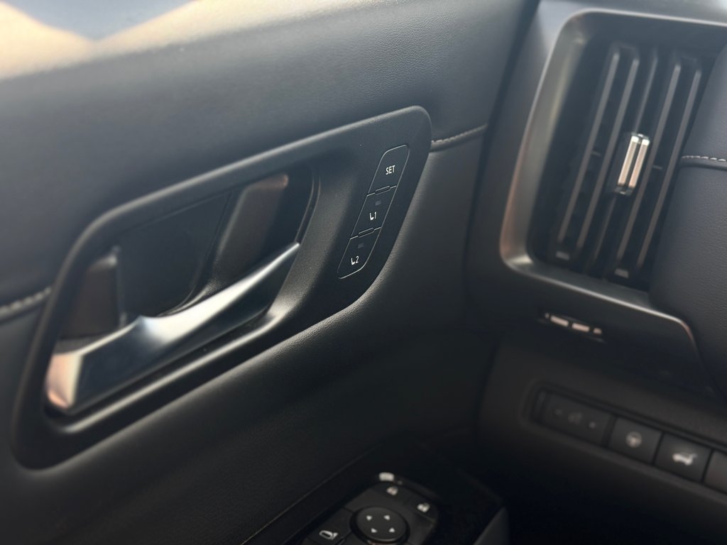 2022 Nissan Pathfinder SL in Sainte-Julie, Quebec - 13 - w1024h768px