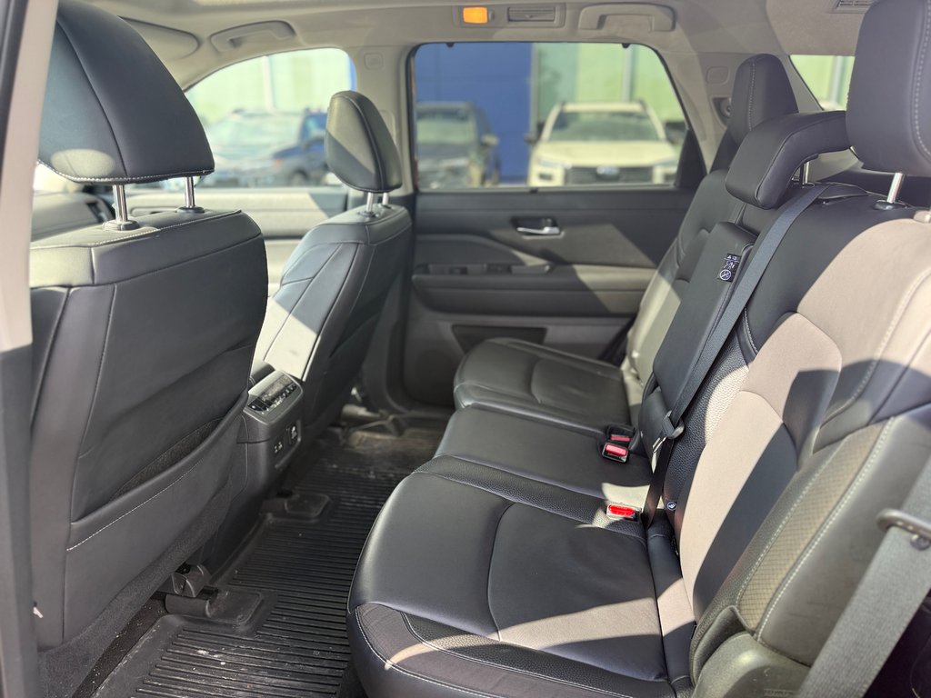 2022 Nissan Pathfinder SL in Sainte-Julie, Quebec - 16 - w1024h768px