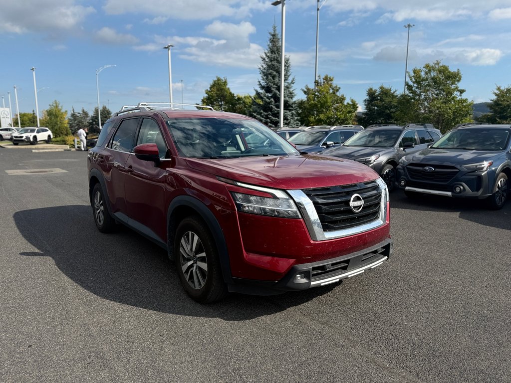 2022 Nissan Pathfinder SL in Sainte-Julie, Quebec - 6 - w1024h768px