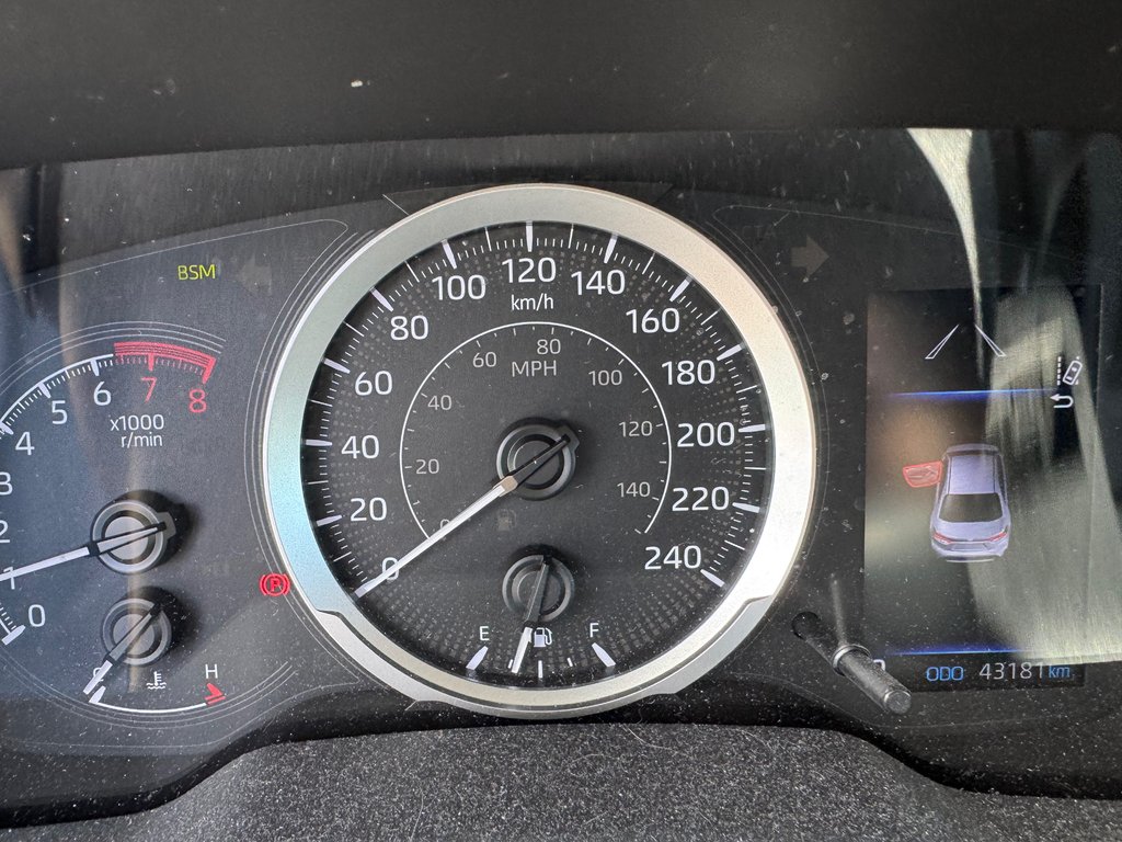 2021 Toyota Corolla LE Sièges chauffants Bluetooth Carplay in Sainte-Julie, Quebec - 8 - w1024h768px