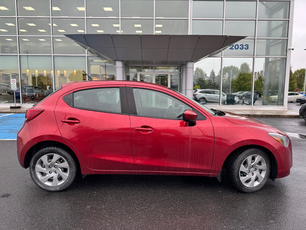 2020 Toyota Yaris Hatchback XLE Caméra de recul Bluetooth in Sainte-Julie, Quebec - 2 - w1024h768px