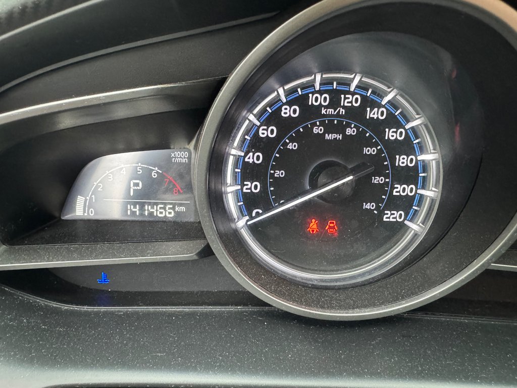 2020 Toyota Yaris Hatchback XLE Caméra de recul Bluetooth in Sainte-Julie, Quebec - 8 - w1024h768px