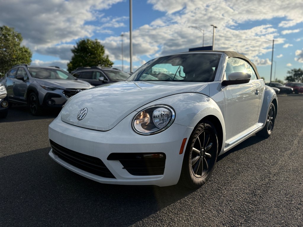 Volkswagen Beetle Convertible CLASSIC 2017 à Sainte-Julie, Québec - 1 - w1024h768px