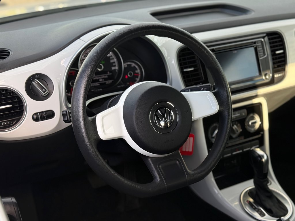 Volkswagen Beetle Convertible CLASSIC 2017 à Sainte-Julie, Québec - 14 - w1024h768px