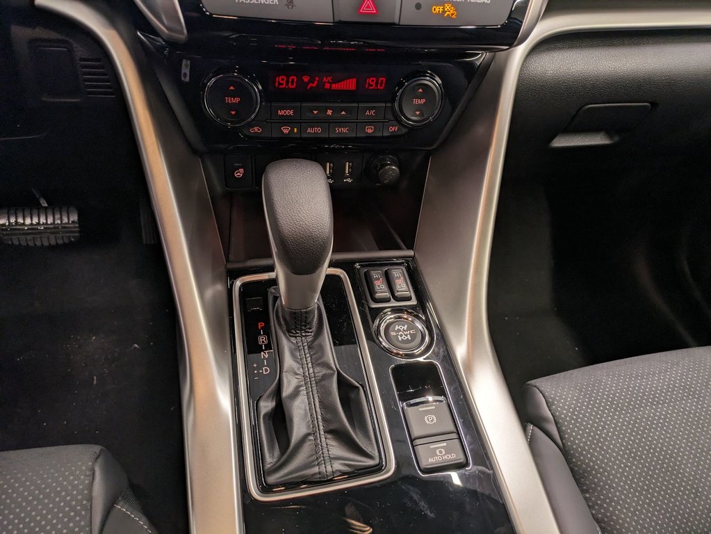 2024  ECLIPSE CROSS SEL in Gatineau, Quebec - 12 - w1024h768px