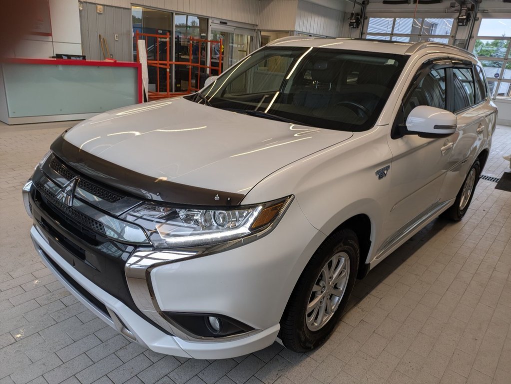 OUTLANDER PHEV LE AWD 2020 à Gatineau, Québec - 2 - w1024h768px