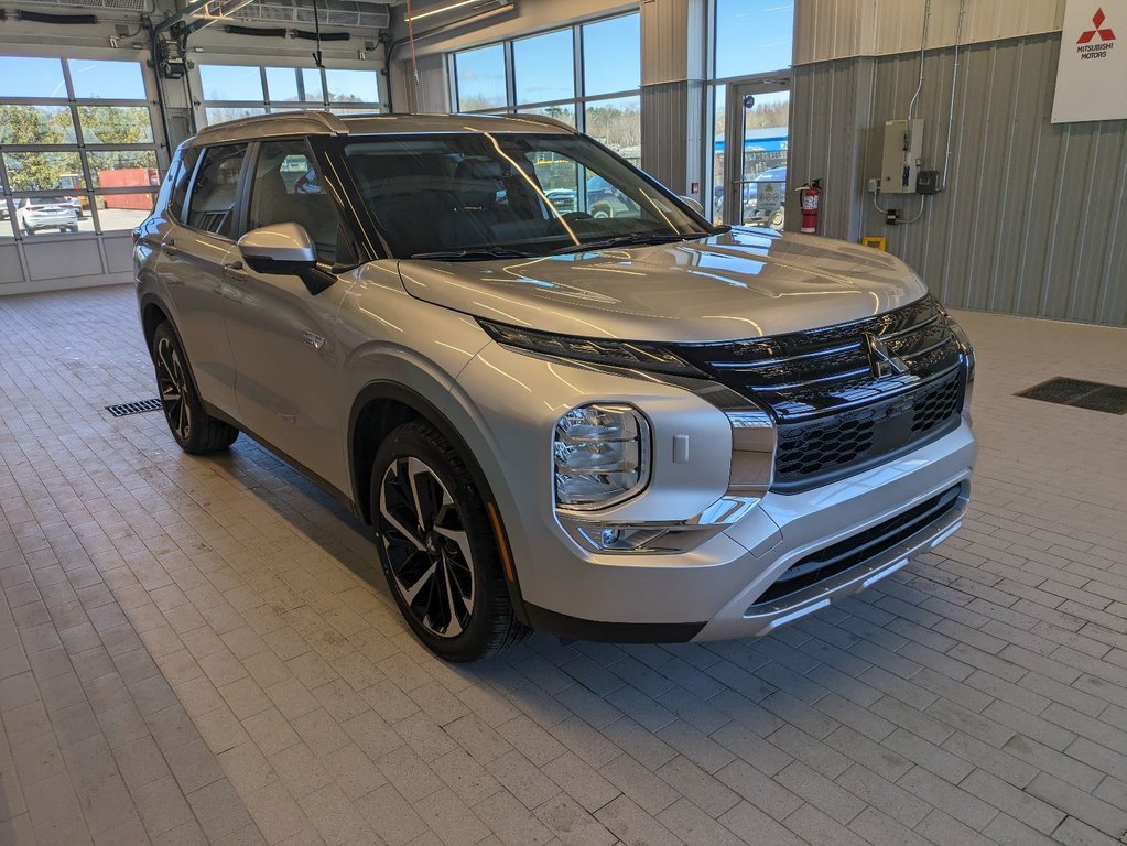 2024  Outlander Plug-In Hybrid SEL in Gatineau, Quebec - 2 - w1024h768px