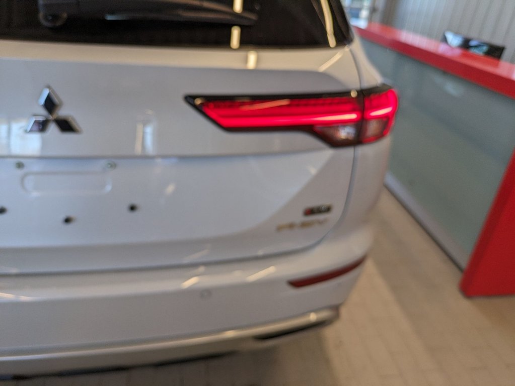 2024  Outlander Plug-In Hybrid LE in Gatineau, Quebec - 19 - w1024h768px