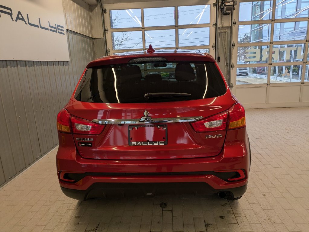 2018  RVR ES FWD in Gatineau, Quebec - 3 - w1024h768px