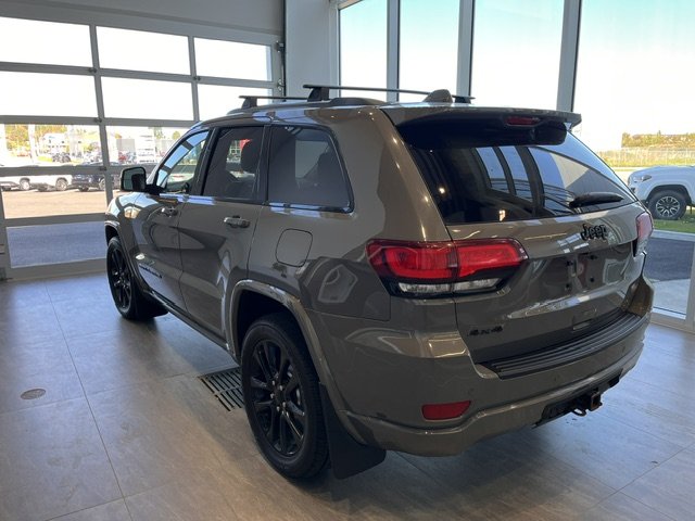 Jeep Grand Cherokee Altitude 2020 à Rivière-du-Loup, Québec - 4 - w1024h768px