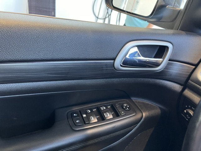 Jeep Grand Cherokee Altitude 2020 à Rivière-du-Loup, Québec - 9 - w1024h768px