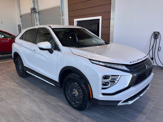 2024 Mitsubishi Eclipse Cross SE in Rivière-du-Loup, Quebec - 2 - w1024h768px