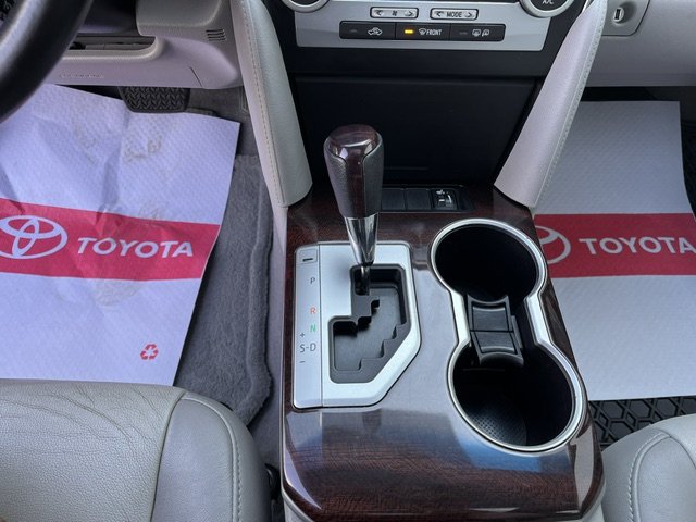 2014 Toyota Camry XLE in Rivière-du-Loup, Quebec - 13 - w1024h768px