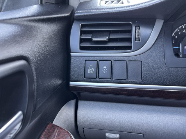 2014 Toyota Camry XLE in Rivière-du-Loup, Quebec - 9 - w1024h768px