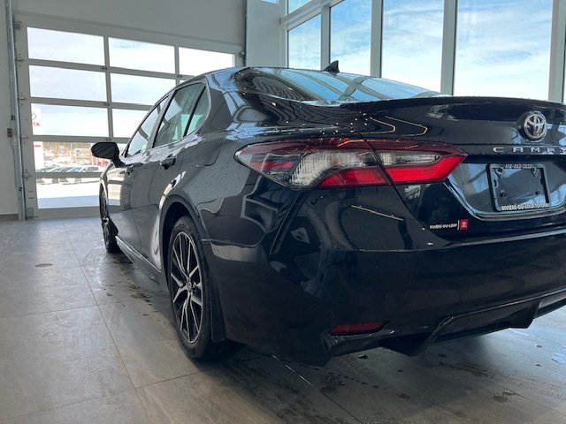 Toyota Camry SE 2023 à Rivière-du-Loup, Québec - 4 - w1024h768px
