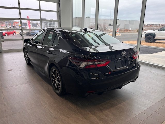Toyota Camry SE 2023 à Rivière-du-Loup, Québec - 4 - w1024h768px