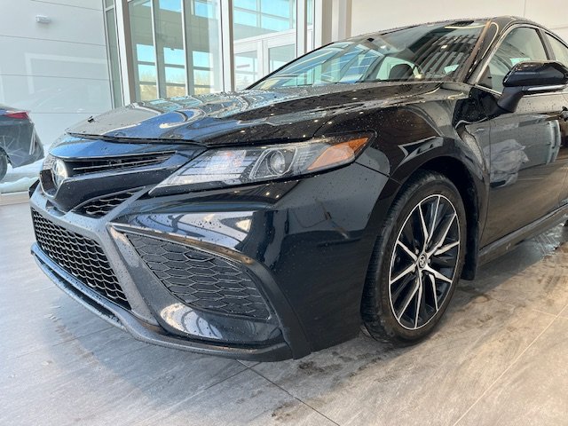 Toyota Camry SE 2023 à Rivière-du-Loup, Québec - 1 - w1024h768px