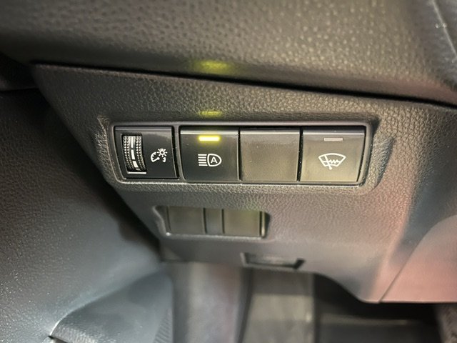 2022 Toyota Corolla Cross LE AWD in Rivière-du-Loup, Quebec - 10 - w1024h768px