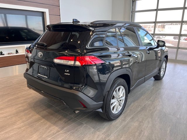 2023 Toyota Corolla Cross LE in Rivière-du-Loup, Quebec - 3 - w1024h768px