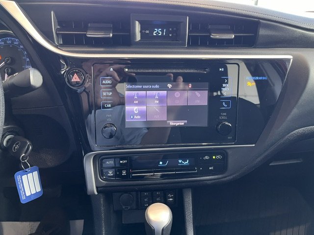 2018 Toyota Corolla LE in Rivière-du-Loup, Quebec - 11 - w1024h768px