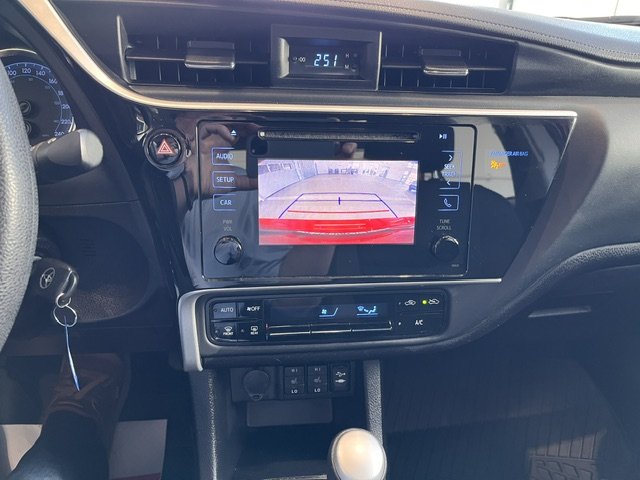 2018 Toyota Corolla LE in Rivière-du-Loup, Quebec - 12 - w1024h768px